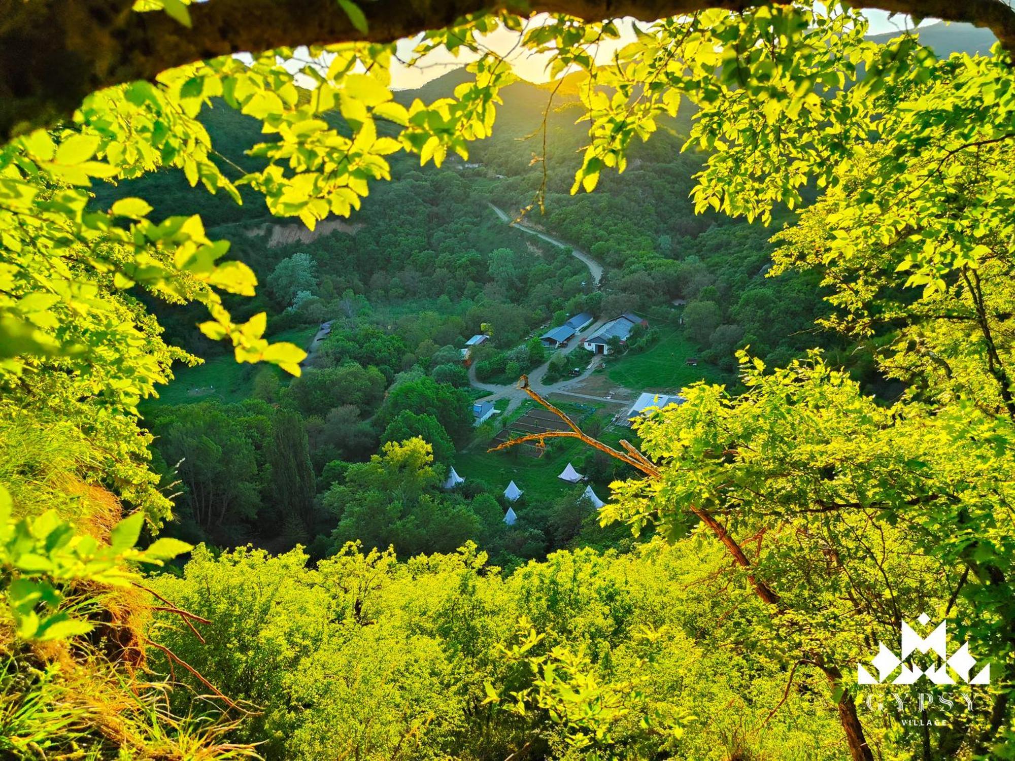 Gipsy Village Park Hotel Asureti Esterno foto