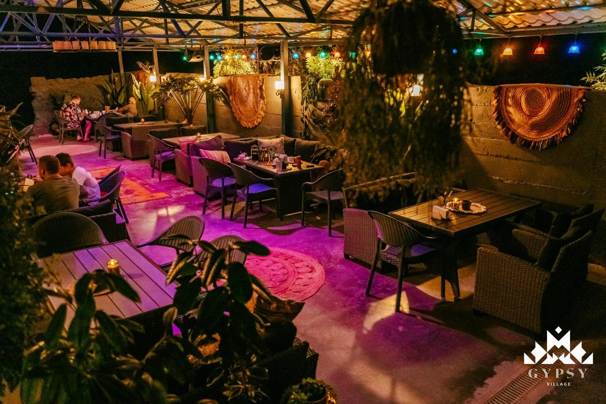 Gipsy Village Park Hotel Asureti Esterno foto
